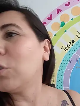sophie_tyler1 live cam preview