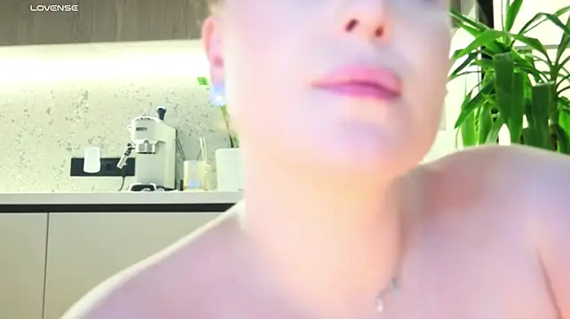 Miss_Magic_Eyes_