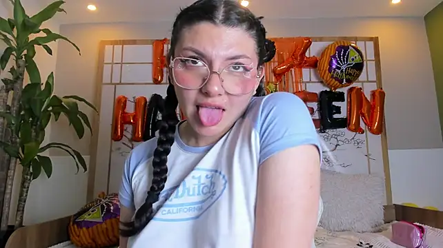 Seraphine_18 webcam