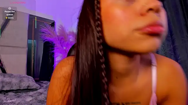 CarolineFyre webcam