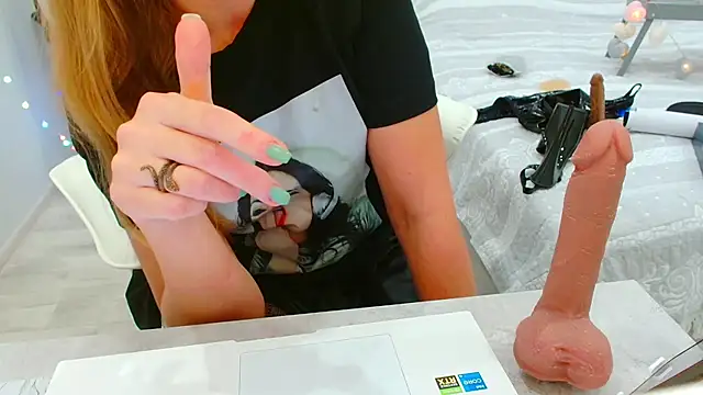 EveLove33 webcam