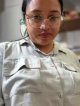 Outdoors-Mia_Khalifa webcam