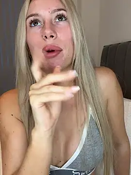 SexySaraxxoo webcam