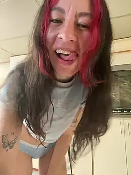 NohaBrooks_Pink webcam