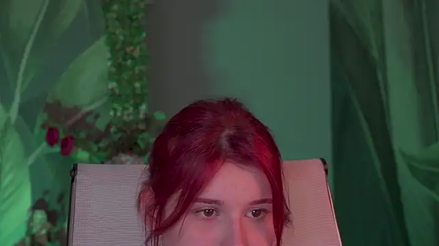 JulliaMoore live cam preview