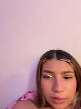 Issa_pink18 webcam