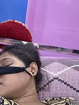 ADV_AYESHA webcam