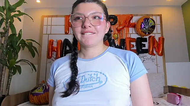 Seraphine_18 webcam