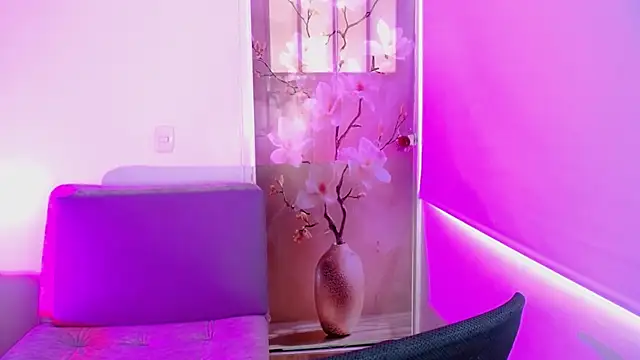 milfrousse webcam
