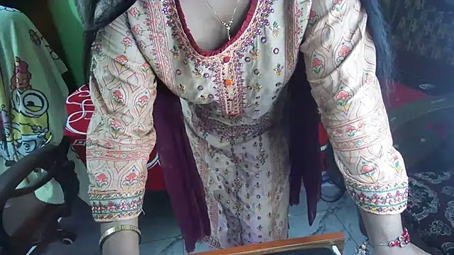BengaliQueenStar webcam