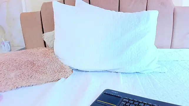 Katteyes__ webcam