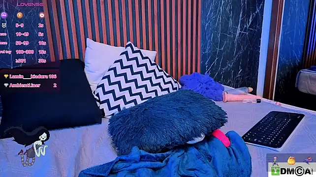 Marilyndackaria_ webcam