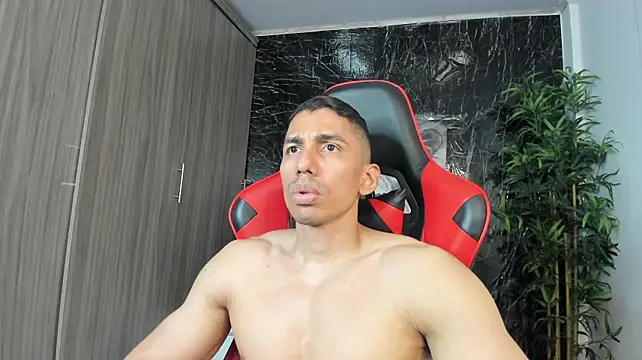 Erik_castle