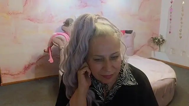 Penelope_Pinky live cam preview
