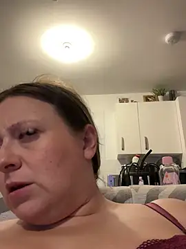Poppyshaw_ live cam preview