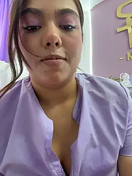 babysaritaa (F teen) - Show tits + suck nipple