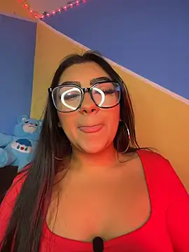 Laulin_TayyyX live cam on StripChat