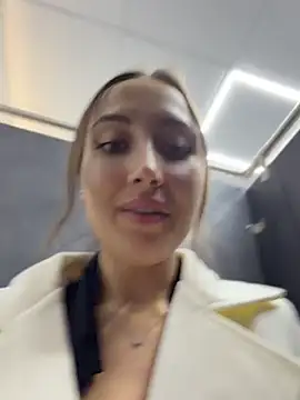 ICrazyOneIRL webcam