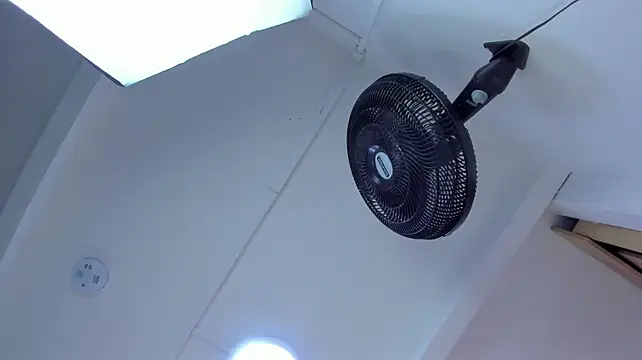 VICTORIAGRAYS webcam