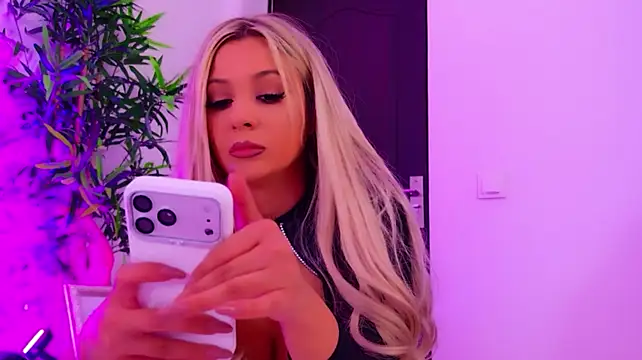 AriannaSins webcam