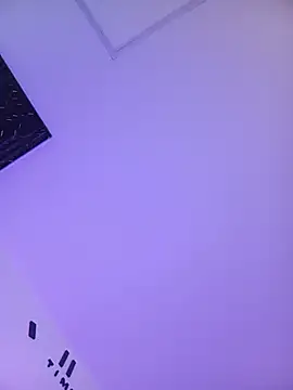 LiliMilk_21 webcam