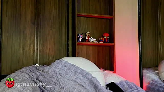 hannahsky_ (F teen) - fingering pussy