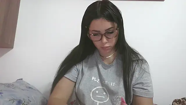 LovelyJulliette webcam