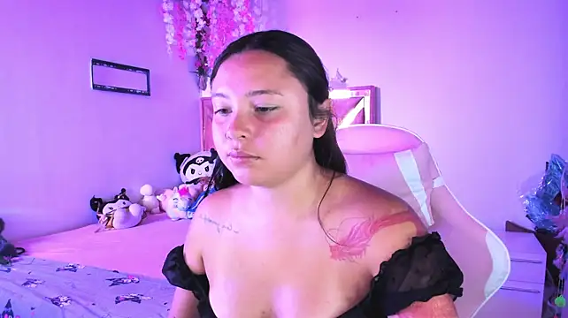 little_emma0 live cam on StripChat