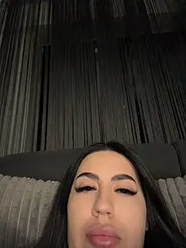 Andrestarr live cam on StripChat