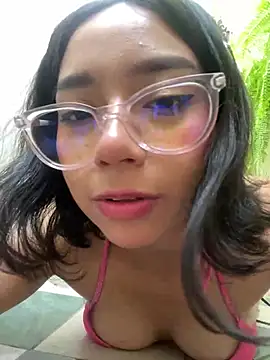 YumiGummy live cam preview