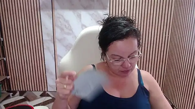 Sonialorens_ live cam preview
