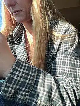 GoldenFlameGoddess webcam