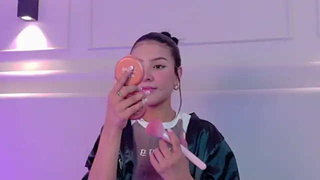 NaomiKlarc