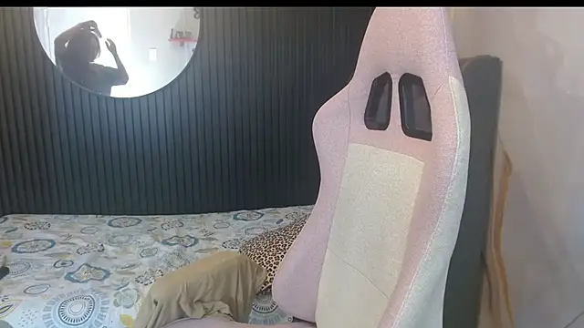 naomis_36 webcam