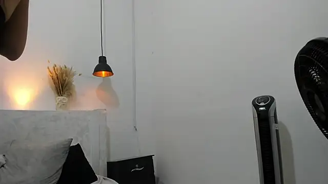dakota_roussee webcam