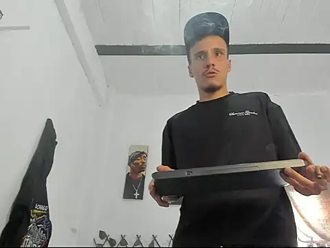 Latins_Boss webcam