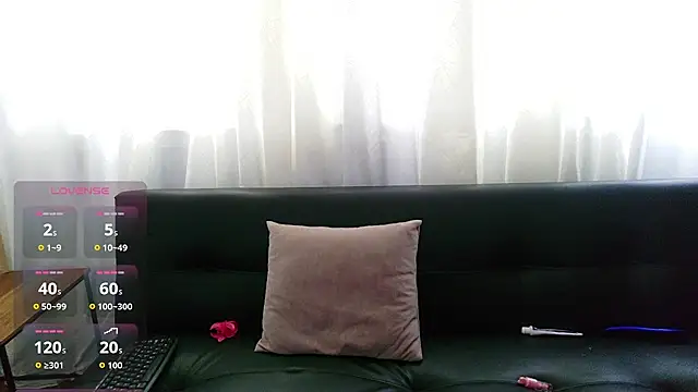Mila_white1 live cam preview