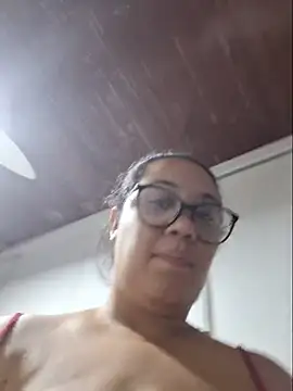 yasminmeyerofc webcam