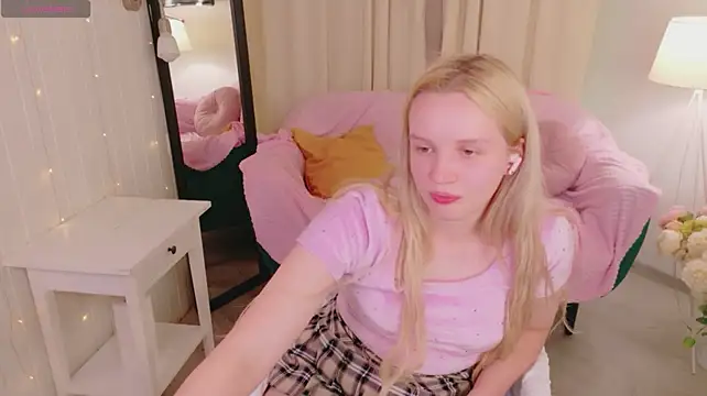 Beatrica_Klein live cam on StripChat