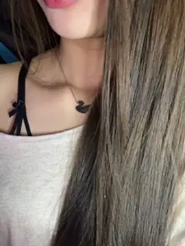 Yiyina_17 webcam