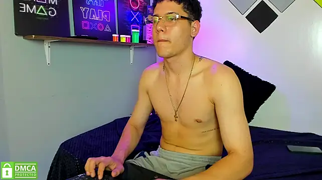 luca_white webcam