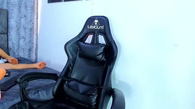 DarellTheseo webcam