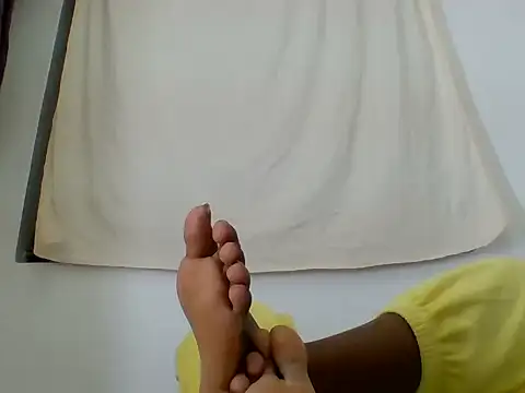 maggiedol live cam on StripChat