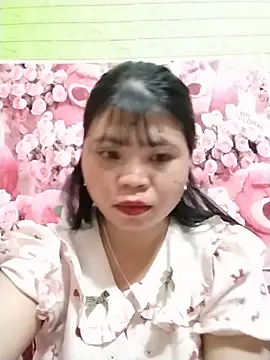 Xuka_lyss live cam on StripChat