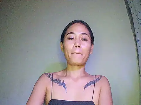pretty_kat198 live cam on StripChat