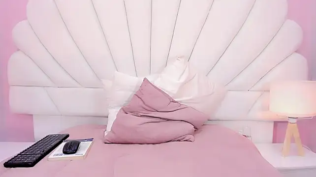 SARAGUILARR live cam preview