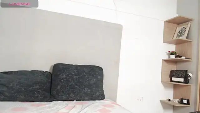 queen_adhara webcam