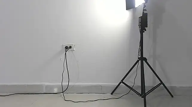 ArohomLester_