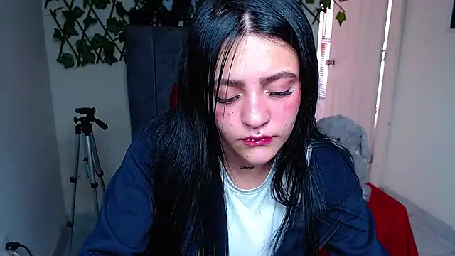 Violettasquirt webcam