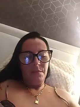 VelvetNaughty-Shem webcam